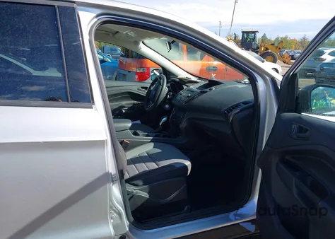 2017 Ford Escape S из США, поврежденный, VIN 1FMCU0F78HUE37511